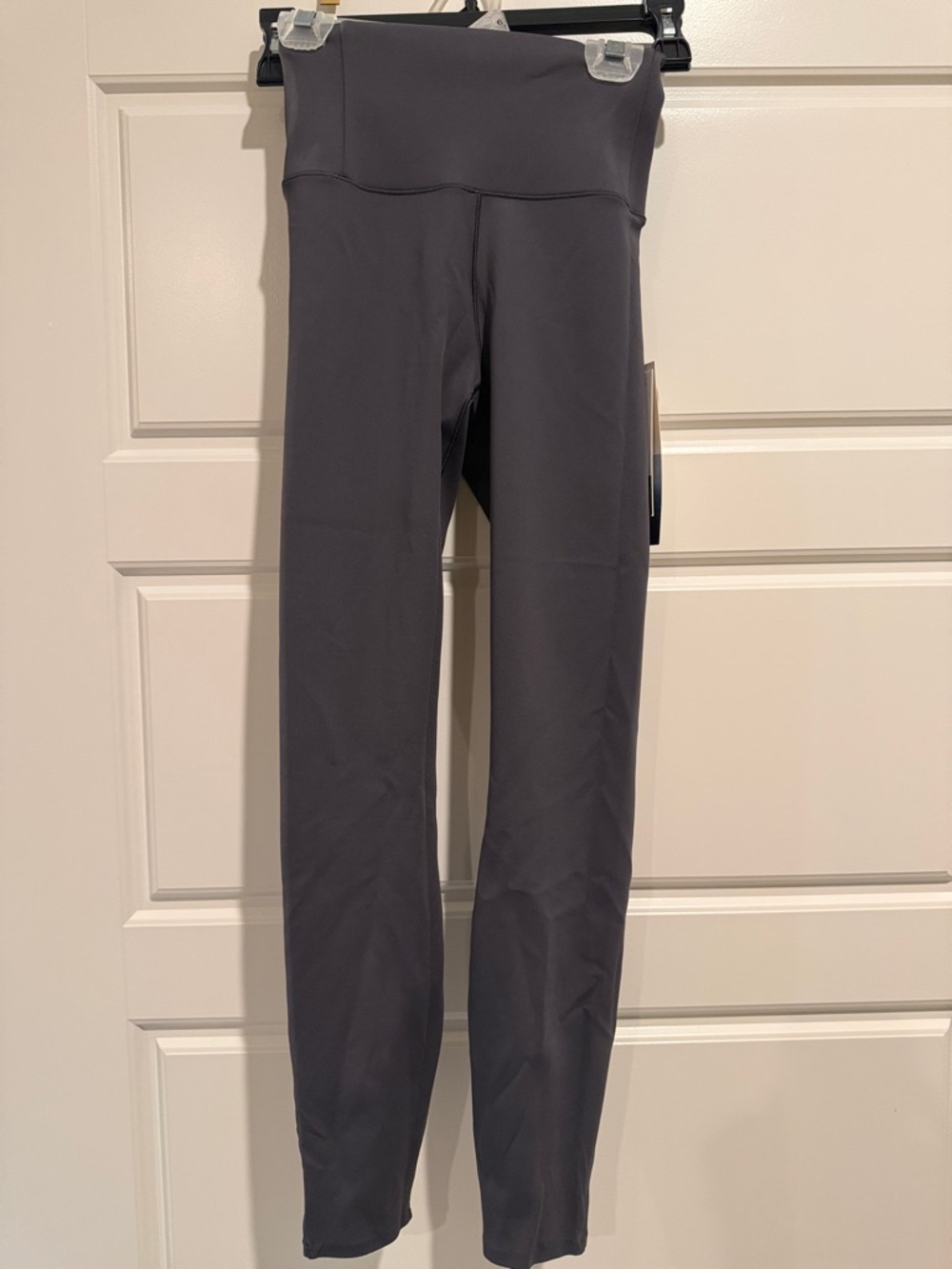 Vuori Evolve Legging in Charcoal